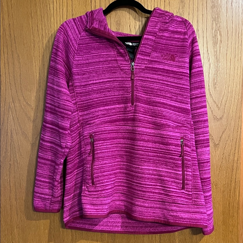 Women's Pink north face Sweater